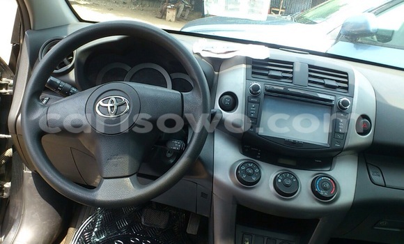 Acheter Occasion Voiture Toyota RAV4 Noir à Savalou, Benin Acheter Occasion Voiture Toyota RAV4 Noir à Savalou, Benin