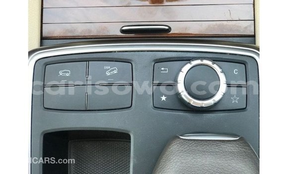 Acheter Import Voiture Mercedes-Benz 190 Blanc à Import - Dubai, Benin Acheter Import Voiture Mercedes-Benz 190 Blanc à Import - Dubai, Benin