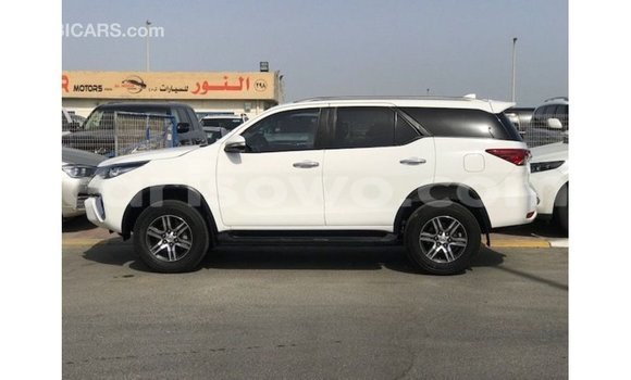 Sayi Imported Toyota Fortuner White Mota in Import - Dubai a Benin Sayi Imported Toyota Fortuner White Mota in Import - Dubai a Benin