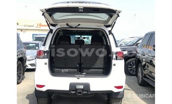 Sayi Imported Toyota Fortuner White Mota in Import - Dubai a Benin Sayi Imported Toyota Fortuner White Mota in Import - Dubai a Benin