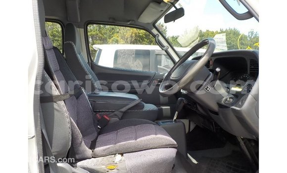 Sayi Imported Toyota Hiace White Mota in Import - Dubai a Benin Sayi Imported Toyota Hiace White Mota in Import - Dubai a Benin