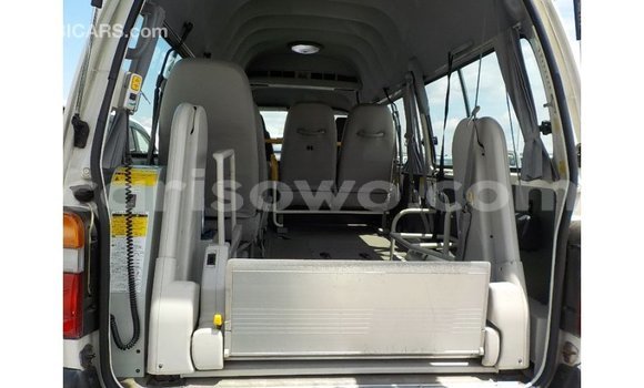 Sayi Imported Toyota Hiace White Mota in Import - Dubai a Benin Sayi Imported Toyota Hiace White Mota in Import - Dubai a Benin