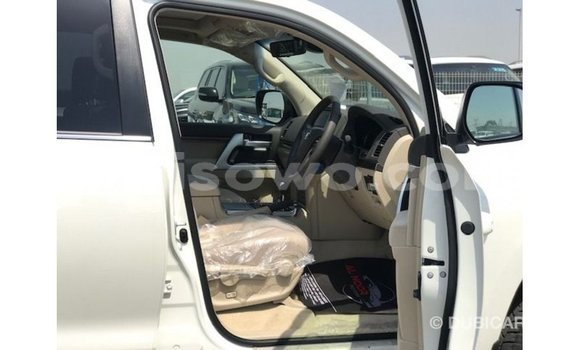 Buy Import Toyota Land Cruiser White Car in Import - Dubai in Benign Buy Import Toyota Land Cruiser White Car in Import - Dubai in Benign