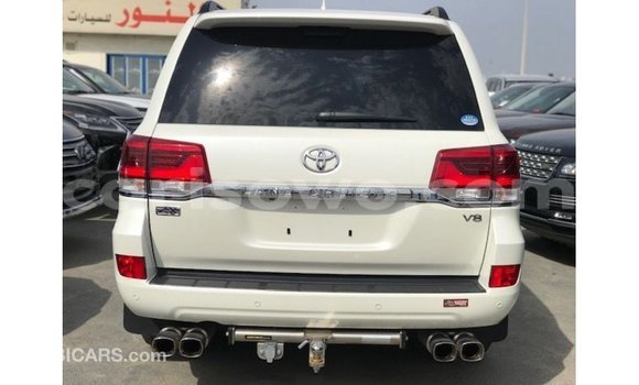 Buy Import Toyota Land Cruiser White Car in Import - Dubai in Benign Buy Import Toyota Land Cruiser White Car in Import - Dubai in Benign