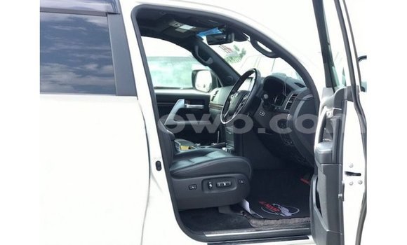 Buy Import Toyota Land Cruiser White Car in Import - Dubai in Benign Buy Import Toyota Land Cruiser White Car in Import - Dubai in Benign