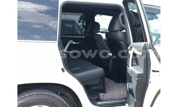Buy Import Toyota Land Cruiser White Car in Import - Dubai in Benign Buy Import Toyota Land Cruiser White Car in Import - Dubai in Benign