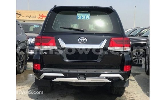 Acheter Import Voiture Toyota Land Cruiser Noir à Import - Dubai, Benin Acheter Import Voiture Toyota Land Cruiser Noir à Import - Dubai, Benin