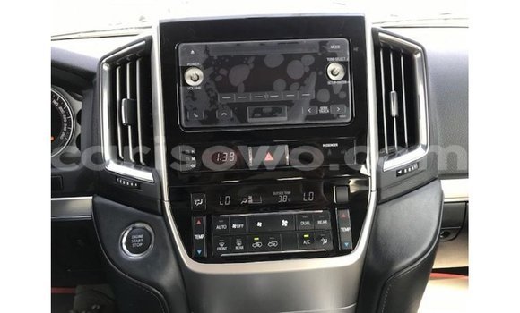 Acheter Import Voiture Toyota Land Cruiser Noir à Import - Dubai, Benin Acheter Import Voiture Toyota Land Cruiser Noir à Import - Dubai, Benin