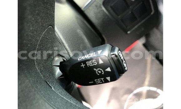 Acheter Import Voiture Toyota Land Cruiser Noir à Import - Dubai, Benin Acheter Import Voiture Toyota Land Cruiser Noir à Import - Dubai, Benin