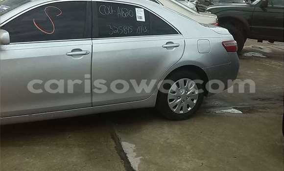 Sayi Na hannu Toyota Camry Azurfa Mota in Porto Novo a Benin Sayi Na hannu Toyota Camry Azurfa Mota in Porto Novo a Benin