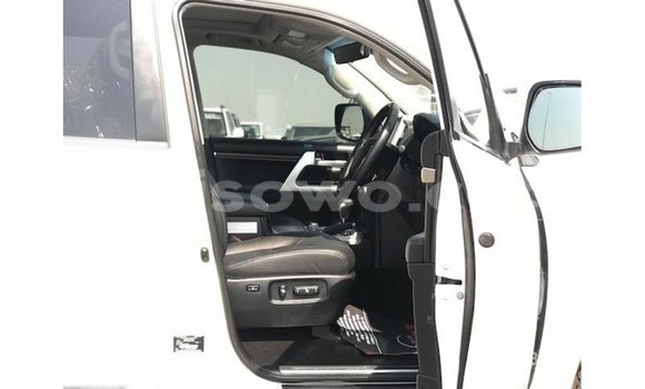 Buy Import Toyota Land Cruiser White Car in Import - Dubai in Benign Buy Import Toyota Land Cruiser White Car in Import - Dubai in Benign