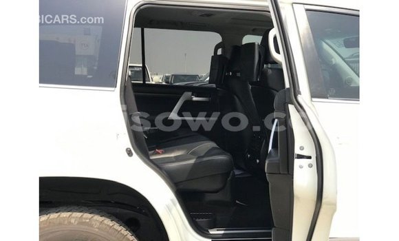 Buy Import Toyota Land Cruiser White Car in Import - Dubai in Benign Buy Import Toyota Land Cruiser White Car in Import - Dubai in Benign
