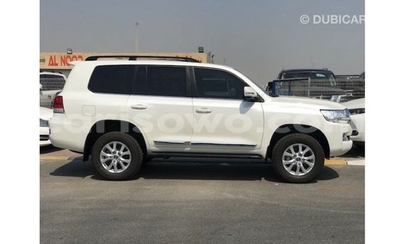 Buy Import Toyota Land Cruiser White Car in Import - Dubai in Benign Buy Import Toyota Land Cruiser White Car in Import - Dubai in Benign