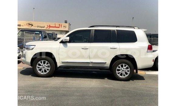 Buy Import Toyota Land Cruiser White Car in Import - Dubai in Benign Buy Import Toyota Land Cruiser White Car in Import - Dubai in Benign
