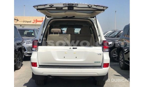 Buy Import Toyota Land Cruiser White Car in Import - Dubai in Benign Buy Import Toyota Land Cruiser White Car in Import - Dubai in Benign