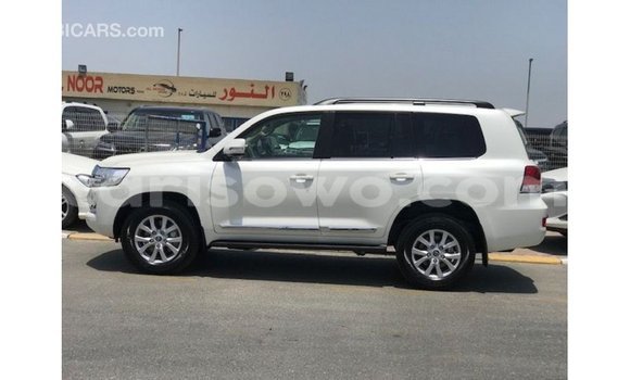 Ra Imported Toyota Land Cruiser funfun Ọkọ̀ in Import - Dubai ni Benin Ra Imported Toyota Land Cruiser funfun Ọkọ̀ in Import - Dubai ni Benin