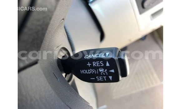 Ra Imported Toyota Land Cruiser funfun Ọkọ̀ in Import - Dubai ni Benin Ra Imported Toyota Land Cruiser funfun Ọkọ̀ in Import - Dubai ni Benin