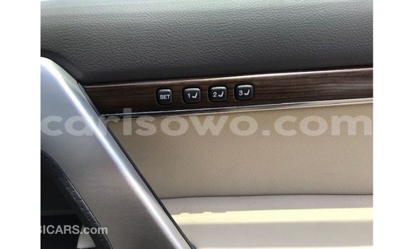 Ra Imported Toyota Land Cruiser funfun Ọkọ̀ in Import - Dubai ni Benin Ra Imported Toyota Land Cruiser funfun Ọkọ̀ in Import - Dubai ni Benin