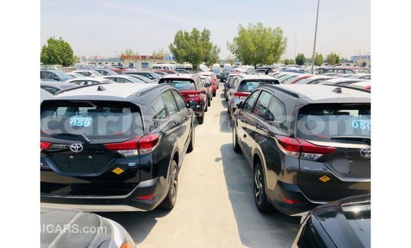 Acheter Import Voiture Toyota Rush Rouge à Import - Dubai, Benin Acheter Import Voiture Toyota Rush Rouge à Import - Dubai, Benin