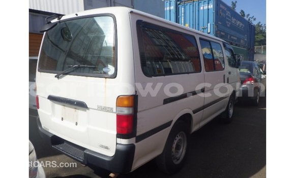 Sayi Imported Toyota Hiace White Mota in Import - Dubai a Benin Sayi Imported Toyota Hiace White Mota in Import - Dubai a Benin