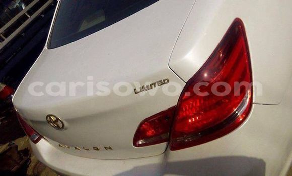 Sayi Na hannu Toyota Avalon White Mota in Savalou a Benin Sayi Na hannu Toyota Avalon White Mota in Savalou a Benin