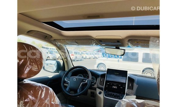 Buy Import Toyota Land Cruiser White Car in Import - Dubai in Benign Buy Import Toyota Land Cruiser White Car in Import - Dubai in Benign