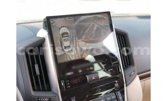 Buy Import Toyota Land Cruiser White Car in Import - Dubai in Benign Buy Import Toyota Land Cruiser White Car in Import - Dubai in Benign