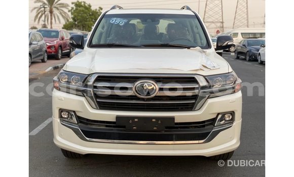 Ra Imported Toyota DA funfun Ọkọ̀ akẹ́rù ńlá in Import - Dubai ni Benin Ra Imported Toyota DA funfun Ọkọ̀ akẹ́rù ńlá in Import - Dubai ni Benin