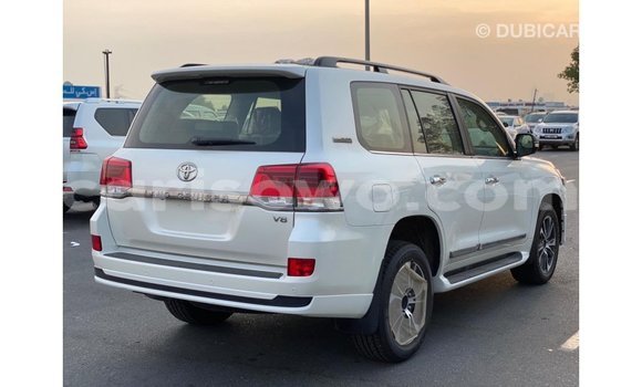 Ra Imported Toyota DA funfun Ọkọ̀ akẹ́rù ńlá in Import - Dubai ni Benin Ra Imported Toyota DA funfun Ọkọ̀ akẹ́rù ńlá in Import - Dubai ni Benin