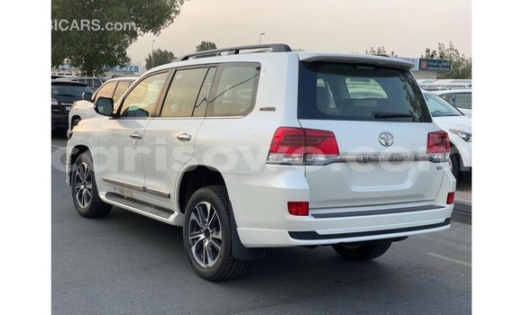Ra Imported Toyota DA funfun Ọkọ̀ akẹ́rù ńlá in Import - Dubai ni Benin Ra Imported Toyota DA funfun Ọkọ̀ akẹ́rù ńlá in Import - Dubai ni Benin