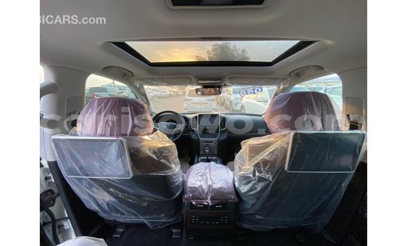 Ra Imported Toyota DA funfun Ọkọ̀ akẹ́rù ńlá in Import - Dubai ni Benin Ra Imported Toyota DA funfun Ọkọ̀ akẹ́rù ńlá in Import - Dubai ni Benin