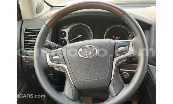 Ra Imported Toyota DA funfun Ọkọ̀ akẹ́rù ńlá in Import - Dubai ni Benin Ra Imported Toyota DA funfun Ọkọ̀ akẹ́rù ńlá in Import - Dubai ni Benin