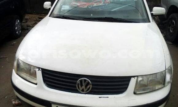 Acheter Occasion Voiture Volkswagen Passat Blanc à Savalou au Benin Acheter Occasion Voiture Volkswagen Passat Blanc à Savalou au Benin