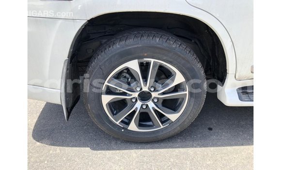 Ra Imported Toyota Land Cruiser funfun Ọkọ̀ in Import - Dubai ni Benin Ra Imported Toyota Land Cruiser funfun Ọkọ̀ in Import - Dubai ni Benin
