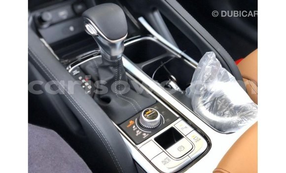 Sayi Imported Kia Carens White Mota in Import - Dubai a Benin Sayi Imported Kia Carens White Mota in Import - Dubai a Benin