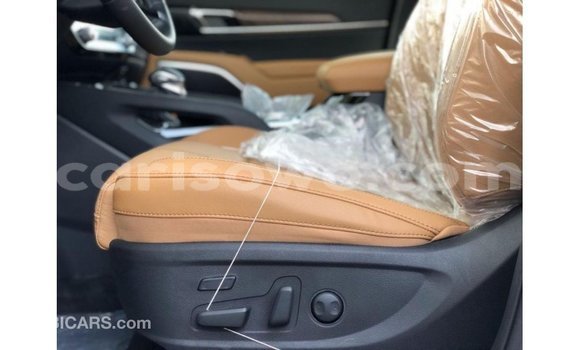 Sayi Imported Kia Carens White Mota in Import - Dubai a Benin Sayi Imported Kia Carens White Mota in Import - Dubai a Benin