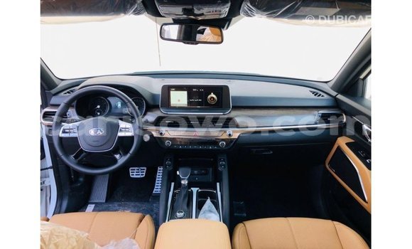 Sayi Imported Kia Carens White Mota in Import - Dubai a Benin Sayi Imported Kia Carens White Mota in Import - Dubai a Benin