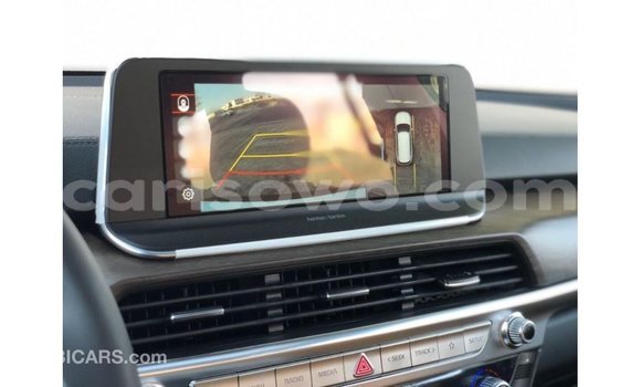 Sayi Imported Kia Carens White Mota in Import - Dubai a Benin Sayi Imported Kia Carens White Mota in Import - Dubai a Benin