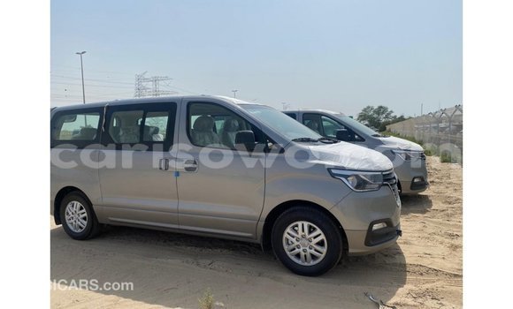 Ra Imported Hyundai Chorus Miiran Ọkọ̀ akẹ́rù ńlá in Import - Dubai ni Benin Ra Imported Hyundai Chorus Miiran Ọkọ̀ akẹ́rù ńlá in Import - Dubai ni Benin