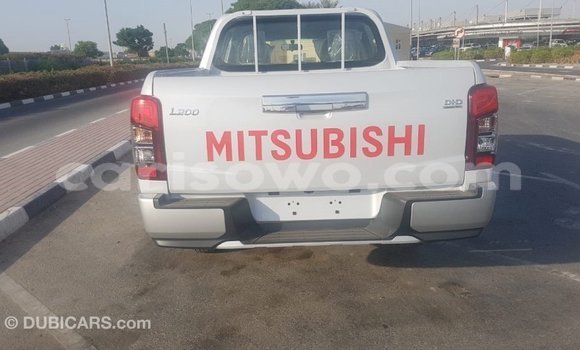 Ra Imported Mitsubishi L200 funfun Ọkọ̀ in Import - Dubai ni Benin Ra Imported Mitsubishi L200 funfun Ọkọ̀ in Import - Dubai ni Benin