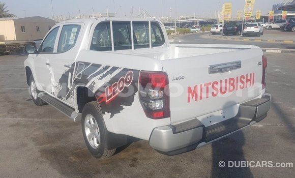 Ra Imported Mitsubishi L200 funfun Ọkọ̀ in Import - Dubai ni Benin Ra Imported Mitsubishi L200 funfun Ọkọ̀ in Import - Dubai ni Benin