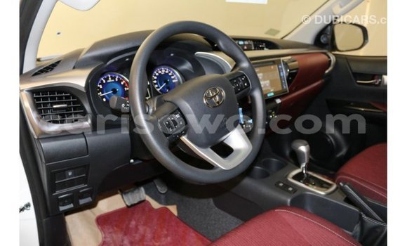 Ra Imported Toyota Hilux funfun Ọkọ̀ in Import - Dubai ni Benin Ra Imported Toyota Hilux funfun Ọkọ̀ in Import - Dubai ni Benin