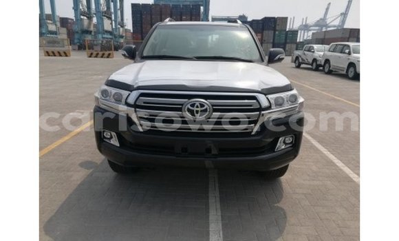 Ra Imported Toyota Land Cruiser Black Ọkọ̀ in Import - Dubai ni Benin