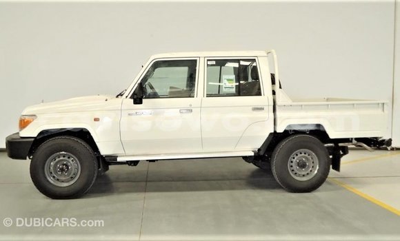 Sayi Imported Toyota Land Cruiser White Mota in Import - Dubai a Benin Sayi Imported Toyota Land Cruiser White Mota in Import - Dubai a Benin