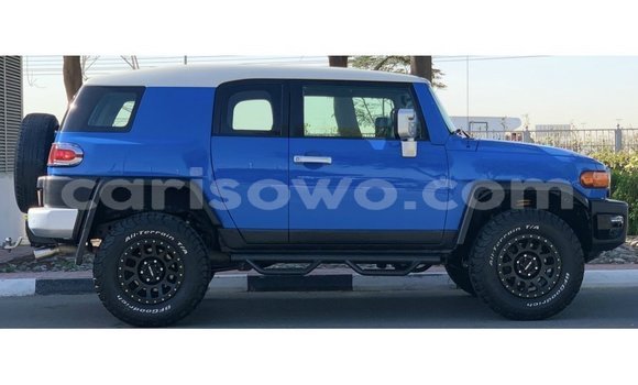Acheter Import Voiture Toyota FJ Cruiser Bleu à Import - Dubai, Benin Acheter Import Voiture Toyota FJ Cruiser Bleu à Import - Dubai, Benin