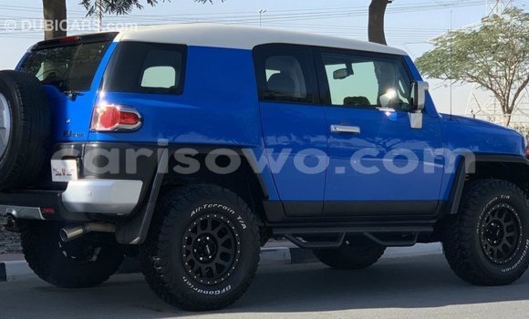 Acheter Import Voiture Toyota FJ Cruiser Bleu à Import - Dubai, Benin Acheter Import Voiture Toyota FJ Cruiser Bleu à Import - Dubai, Benin