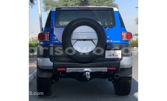 Acheter Import Voiture Toyota FJ Cruiser Bleu à Import - Dubai, Benin Acheter Import Voiture Toyota FJ Cruiser Bleu à Import - Dubai, Benin