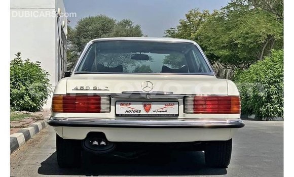 Sayi Imported Mercedes-Benz 190 White Mota in Import - Dubai a Benin Sayi Imported Mercedes-Benz 190 White Mota in Import - Dubai a Benin