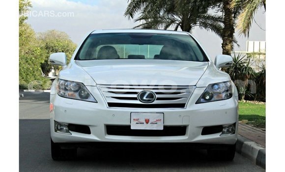 Acheter Import Voiture Lexus LS Blanc à Import - Dubai, Benin Acheter Import Voiture Lexus LS Blanc à Import - Dubai, Benin
