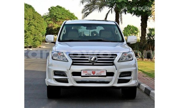 Sayi Imported Lexus LX White Mota in Import - Dubai a Benin Sayi Imported Lexus LX White Mota in Import - Dubai a Benin